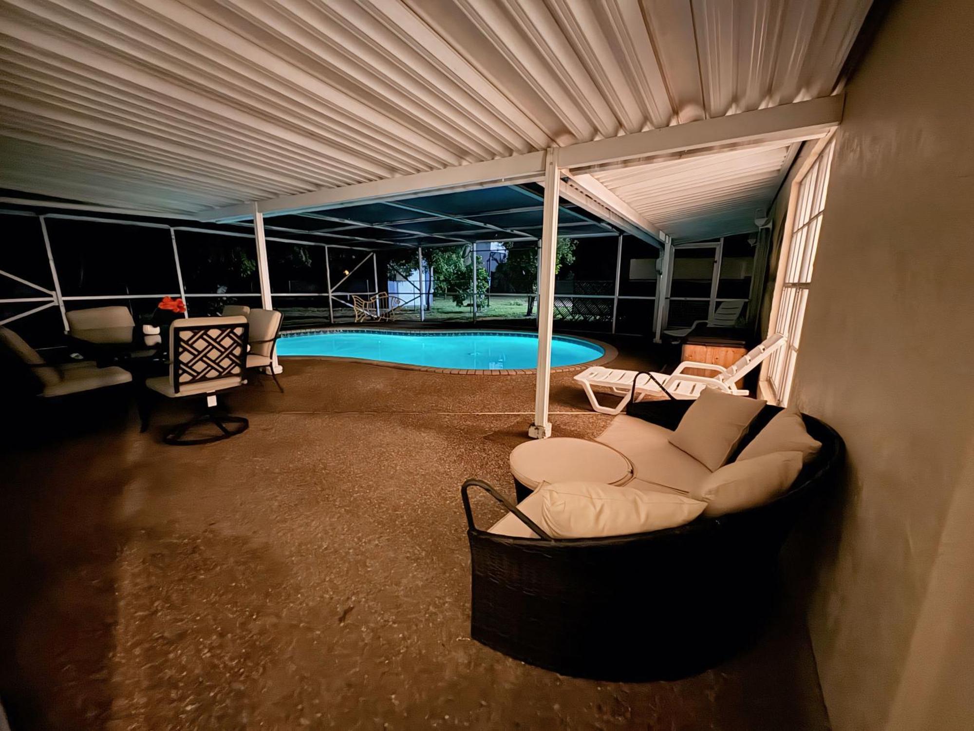 Tropical Beach & Lakefront Home West Palm Beach Exterior photo